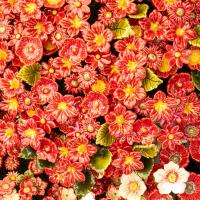 Ceramic flower decorations from Hungary for handicraft businesses